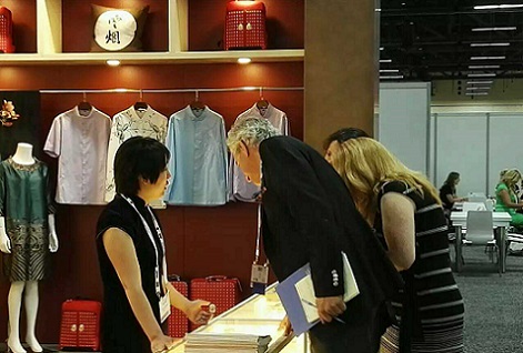 “中国艺术文化”展亮相美国国际品牌授权展(图2) “中国艺术文化”展亮相美国国际品牌授权展(图2)