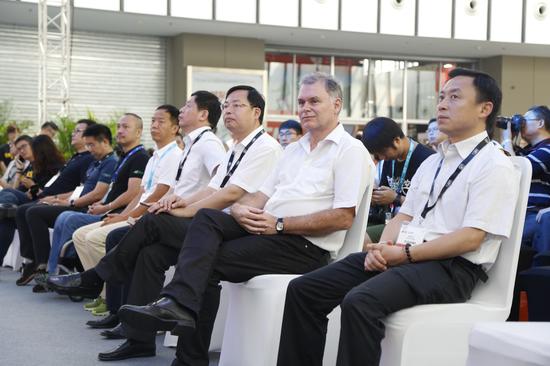 亚洲户外展开幕:倾心擎户外天地(图3) 亚洲户外展开幕:倾心擎户外天地(图3)