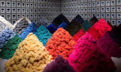 名为"恐惧与爱"的设计展 表达了人们的种种焦虑